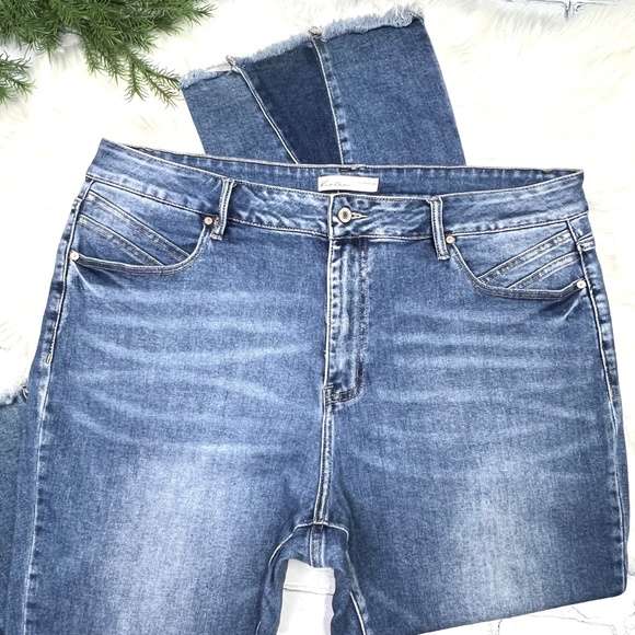 🚫SOLD! •👖|•KACAN•| Contrast Panel High Rise Flare Bottom Jeans👖 - Picture 4 of 14